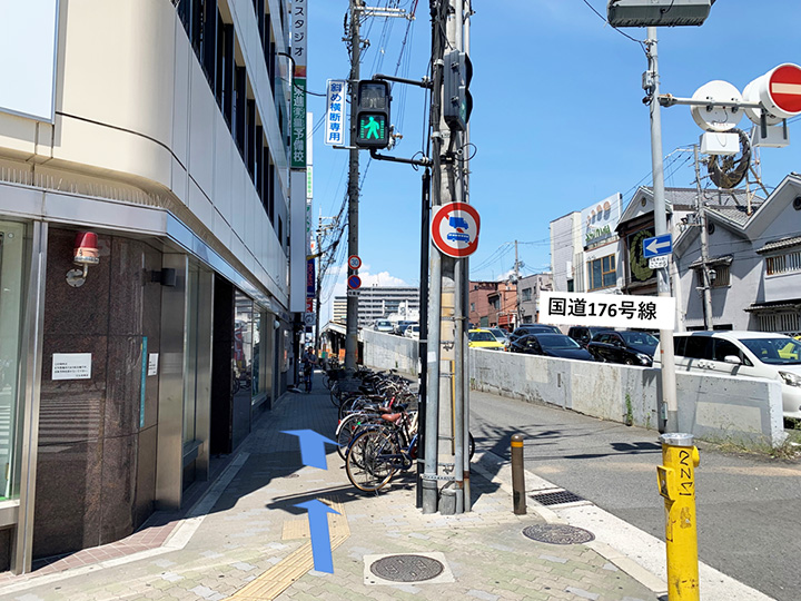 西改札口からの道順
